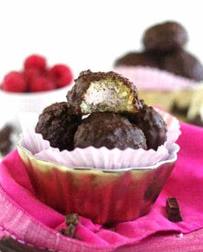 Raspberry Cheesecake Stuffed Coconut Quinoa Bites with Dark Chocolate Glaze {Gluten free} - Food Faith Fitness