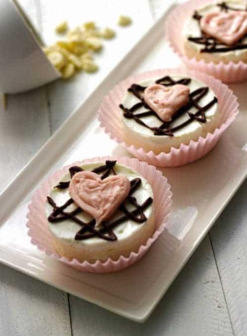 Skinny Mini White Chocolate Cheesecakes {Gluten Free + Low fat}  - Food Faith Fitness