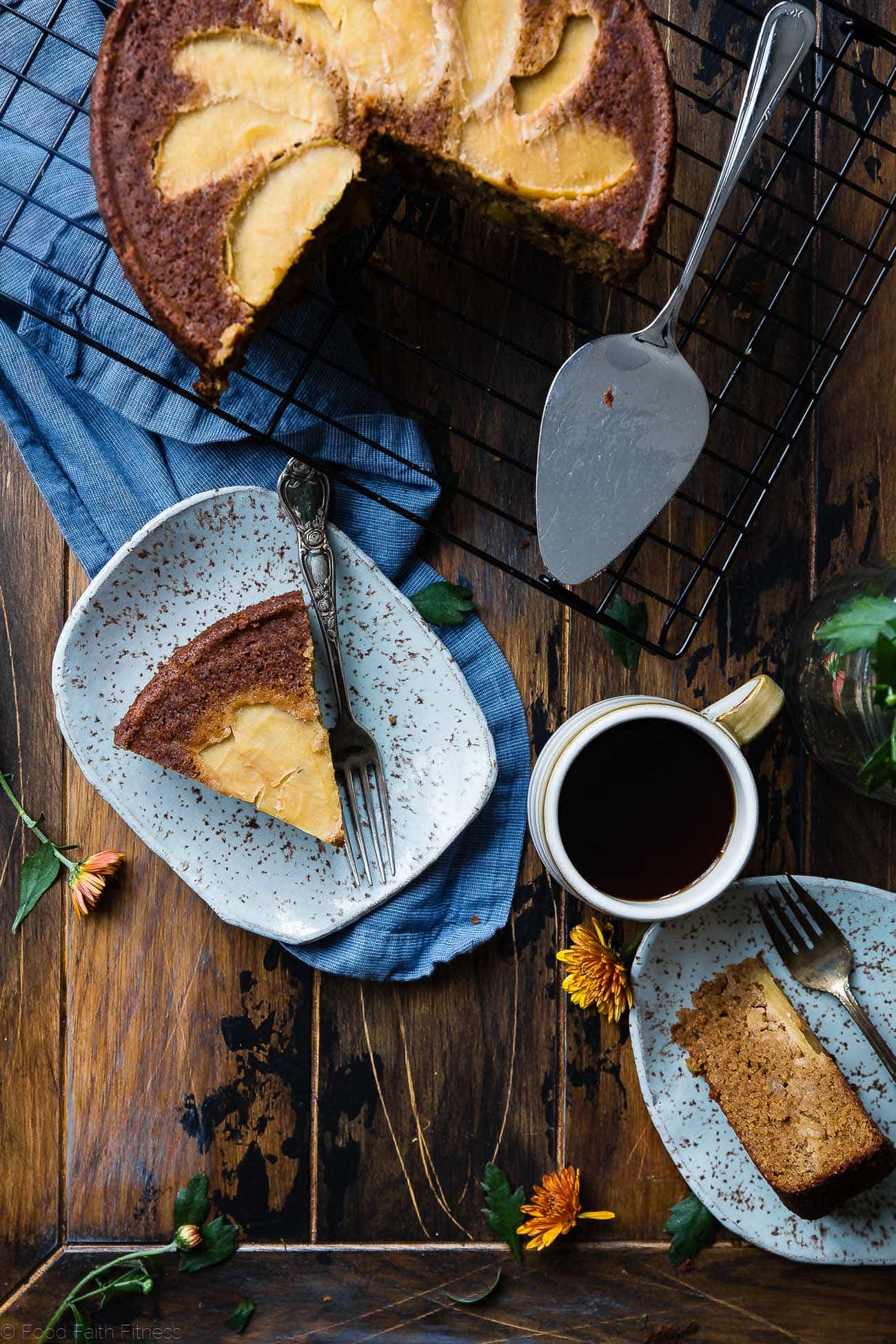 Gluten Free Apple Cinnamon Coffee Cake - This almond flour apple cake is made with almond flour, apples and naturally sweetened with coconut sugar. Its a healthy, paleo and freezer-friendly breakfast that you will never believe is butter and oil free! | Foodfaithfitness.com | @FoodFaithFit