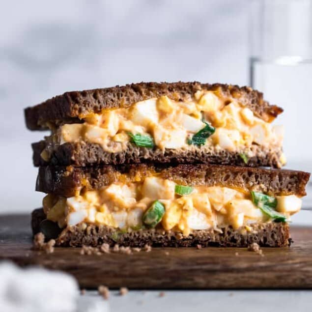 Healthy Egg Salad Grilled Cheese Sandwich - A fun twist on a classic that is quick, easy and great for kids and adults! High protein and Gluten Free option! | #Foodfaithfitness | #Healthy #Glutenfree #Sandwich #lunch