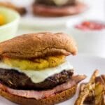 Hawaiian Pizza Burger - Your favorite pizza, burgerfied! You NEED to try this easy recipe! - Food Faith Fitness | #recipe #burger #pizza