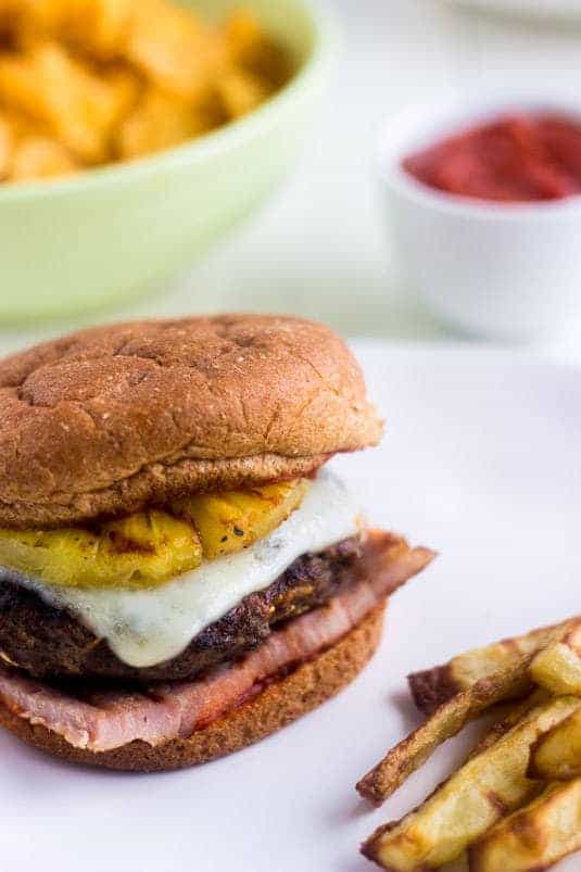 Hawaiian Pizza Burger - Your favorite pizza, burgerfied! You NEED to try this easy recipe! - Food Faith Fitness | #recipe #burger #pizza