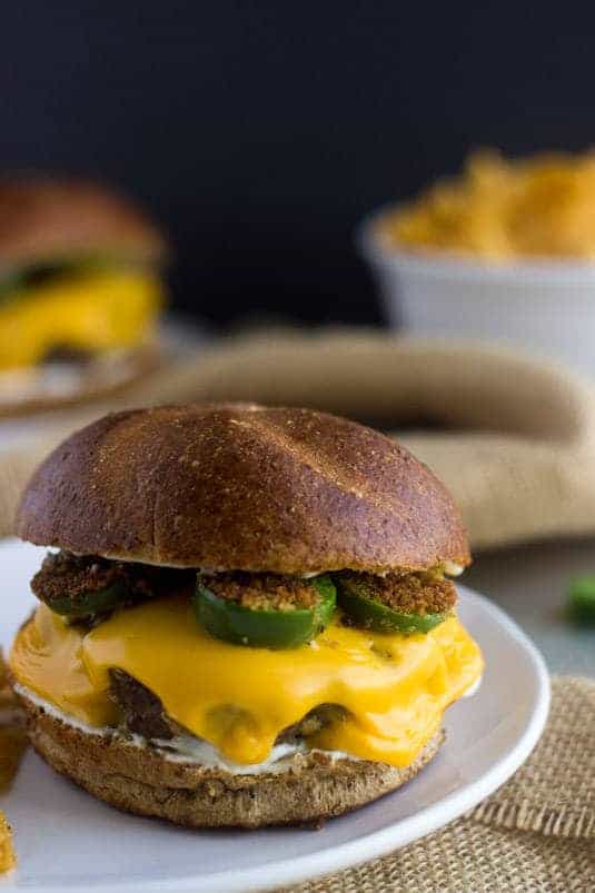 Cheesy Jalapeno Ranch Burger - Your new favorite #burger! - Food Faith Fitness | #recipe #Jalapenopopper