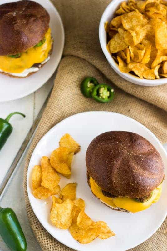 Cheesy Jalapeno Ranch Burger - Your new favorite #burger! - Food Faith Fitness | #recipe #Jalapenopopper