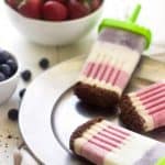 Greek Yogurt Popsicles with Brownie Brittle Crunch - Easy, healthy and perfect for #fourthofjuly! | Food Faith Fitness| #popsicle #dessert #recipe