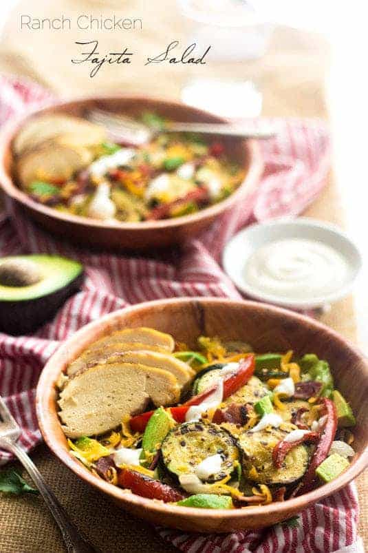 Healthy Ranch Taco Salad - I am seriously obsessed with this. Healthy, Cheese AND Bacon! | Food Faith Fitness | #salad #taco #recipe