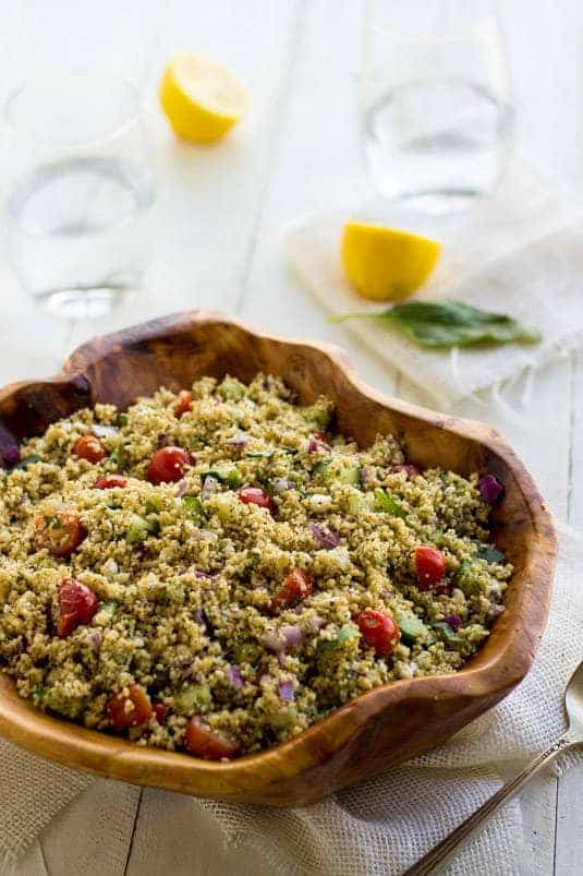Mediterranean Couscous Salad - A quick, easy and healthy salad that is always a crowd pleaser! | Food Faith Fitness| #salad #recipe #couscous