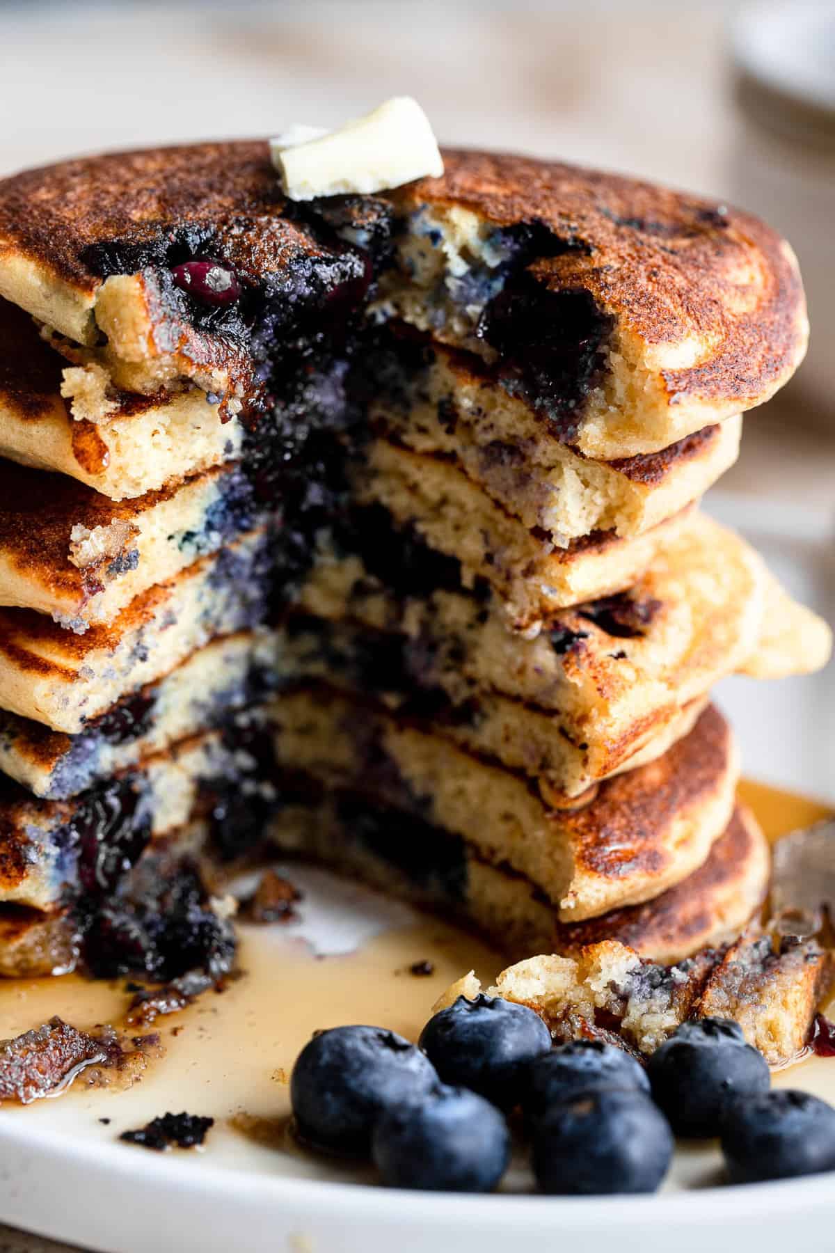 Best blueberry pancake recipe picture of inside of pancakes