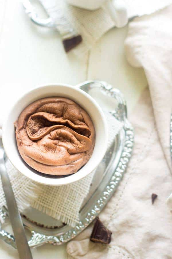 Chocolate Protein Egg White Souffle - A quick, and easy breakfast or snack that is loaded with protein, is SUPER low calorie and is ready in under 3 mins! | Foodfaithfitness.com | #recipe