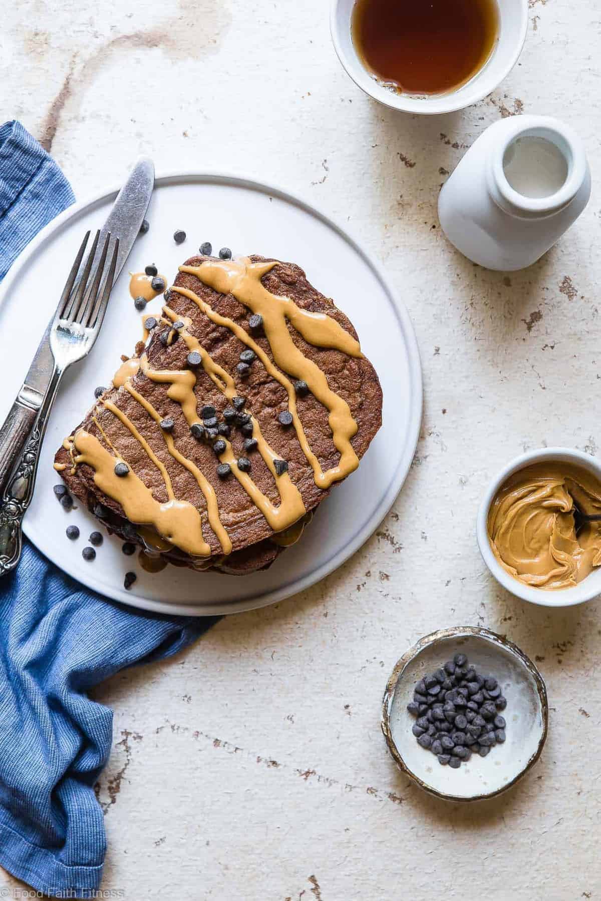 Chocolate Peanut Butter Healthy High Protein French Toast - Loaded with chocolate peanut butter goodness and 32g of protein! SO easy to make and has a gluten free and paleo friendly option! Your new favorite breakfast to keep you FULL! | #Foodfaithfitness | #Glutenfree #Healthy #Paleo #Breakfast #FrenchToast