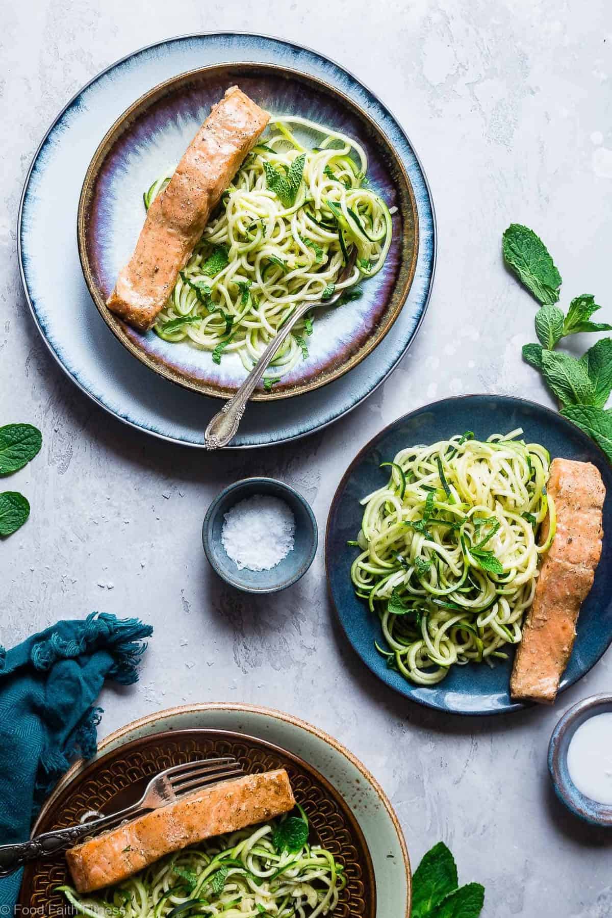 Whole30 Indian Salmon Curry Zucchini Noodles - A SUPER easy, 5-ingredient, healthy meal that is paleo, gluten free, low carb and whole30 compliant! Perfect for busy weeknights! | #Foodfaithfitness | #Paleo #Lowcarb #Whole30 #Healthy #Keto