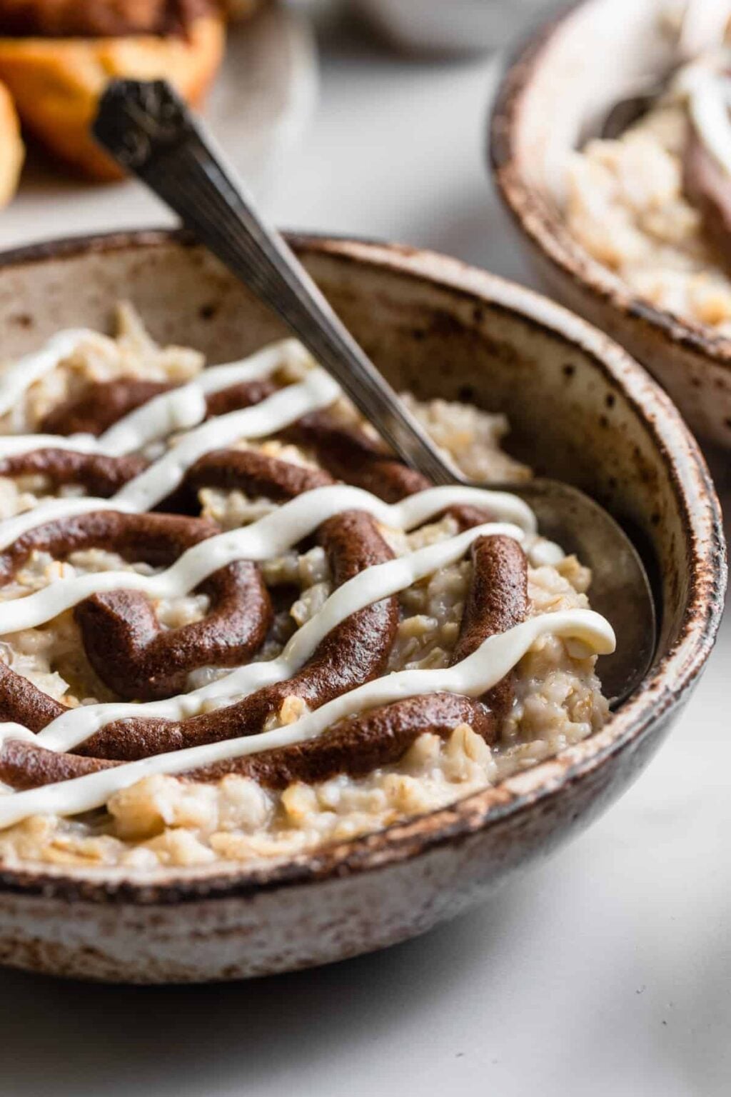 Healthy Cinnamon Roll Protein Oatmeal | Food Faith Fitness