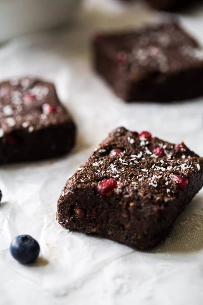 Superfood Raw Paleo Brownies - Made in the food processor and are a no-bake, healthy treat that is loaded with superfoods and protein! Easy and delicious! | Foodfaithfitness.com | @FoodFaithFit