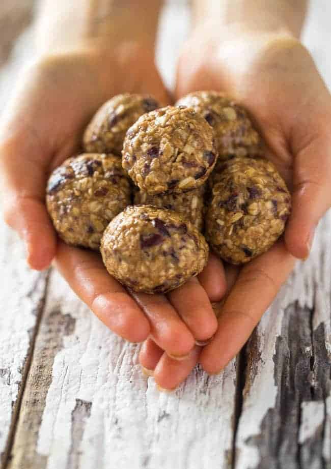 Cranberry, Maple and Vanilla Energy Balls - Made in 5 minutes and use only 4 ingredients! They're an easy, gluten free, healthy and vegan snack or breakfast! | Foodfaithfitness.com | @FoodFaithFit