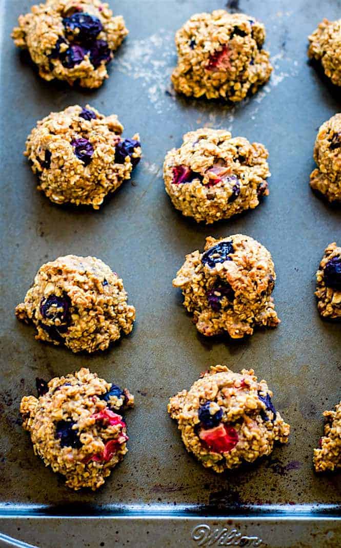 one-bowl-gluten-free-berry-oatmeal-breakfast-cookies-recipe