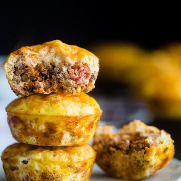 6 Ingredient Taco Egg Muffins - These 6-ingredient, kid-friendly taco breakfast egg muffins have all the Mexican taste without the carbs! They're an easy, healthy, gluten free and protein packed portable breakfast with only 105 calories! | Foodfaithfitness.com| @FoodFaithFit