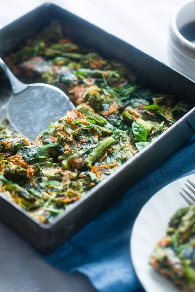 Gluten Free Spring Veggie Sausage Breakfast Casserole - This easy, overnight gluten free breakfast casserole is loaded with seasonal veggies and is only 175 calories! Perfect for Easter or spring brunches! | Foodfaithfitness.com | @FoodFaithFit