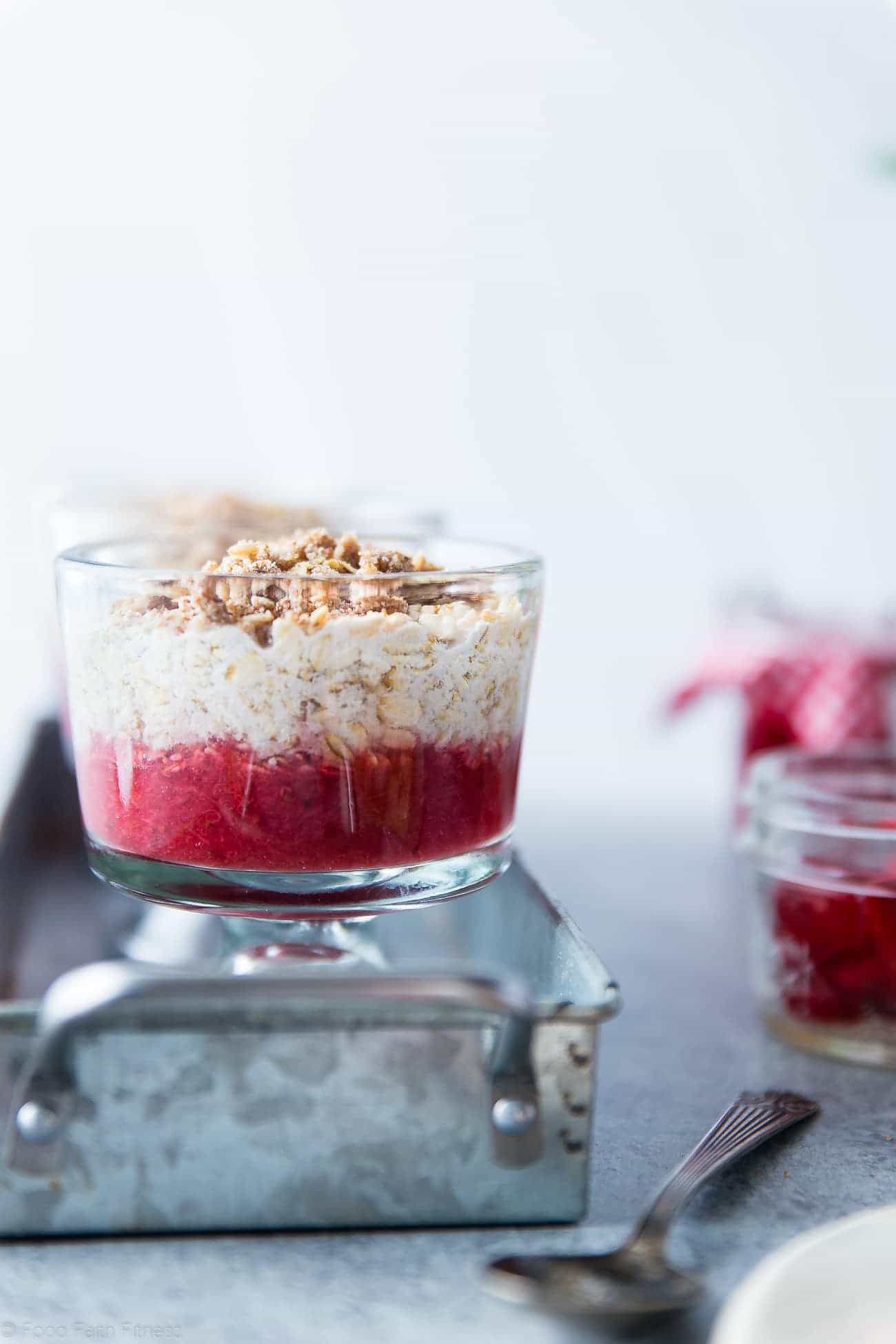 Strawberry Rhubarb Vegan Overnight Oats - These easy, dairy free overnight oats taste like waking up to a healthy slice of pie for breakfast! Make-ahead friendly and only 200 calories! | Foodfaithfitness.com | @FoodFaithFit