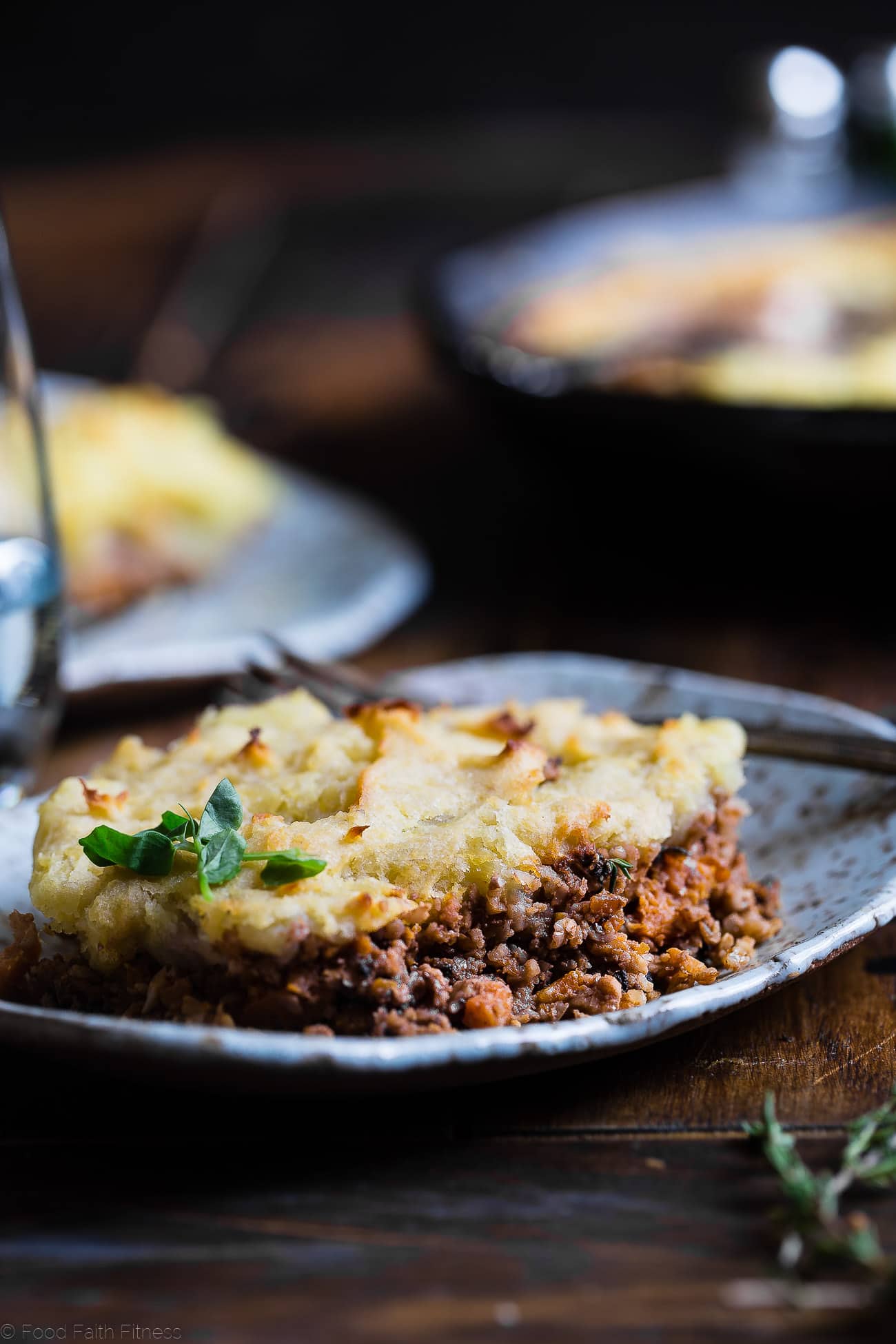 Vegetarian Shepherd's Pie - This whole30 and paleo shepherd's pie is a gluten, grain, and dairy free remake of the classic that is just as cozy and comforting! You'll never believe it's vegan friendly and healthy! | Foodfaithfitness.com | @FoodFaithFit