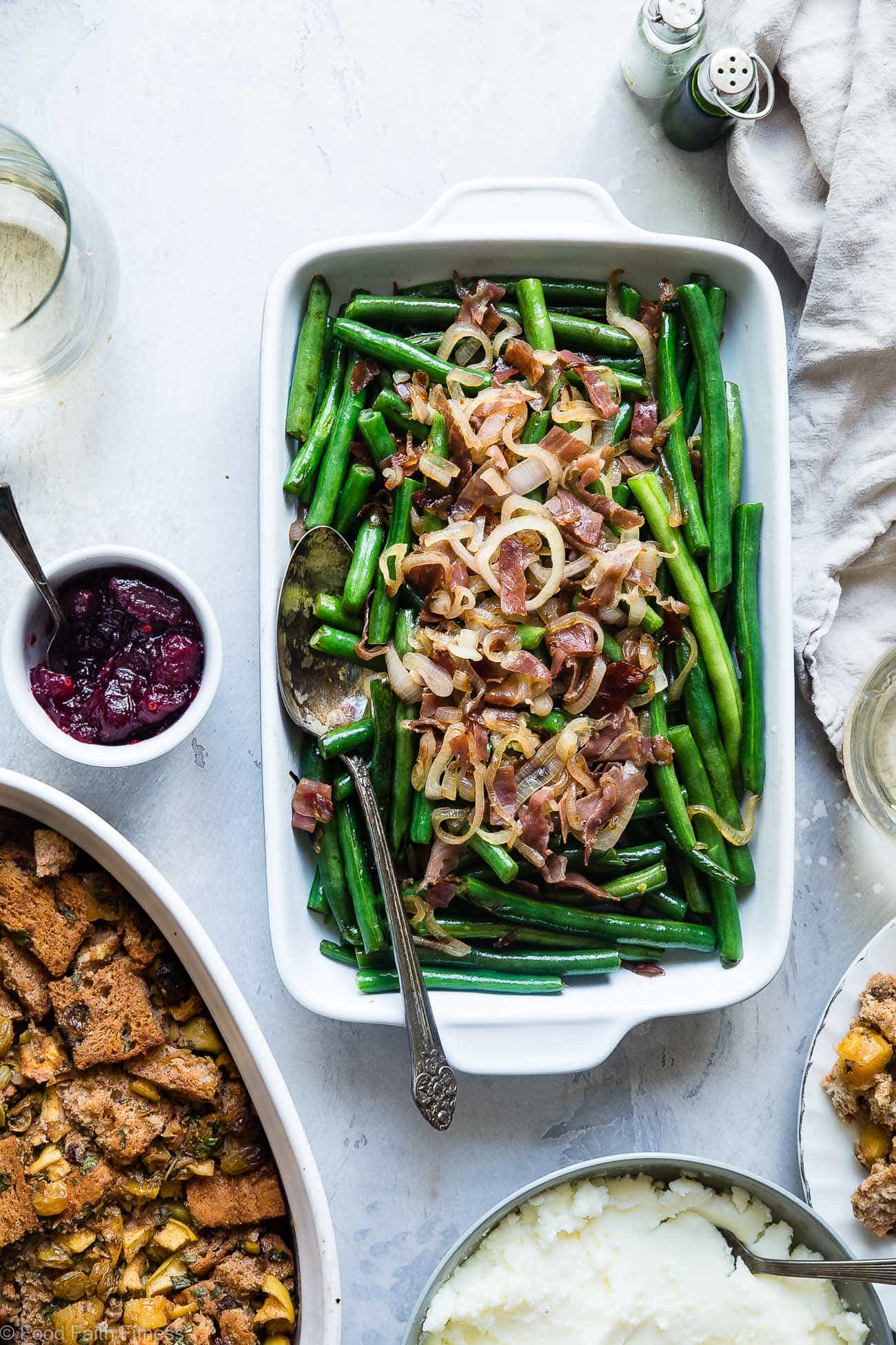 Recipe for Sauteed Green Beans with Crispy Prosciutto - This easy sautéed fresh green beans recipe comes together in only 15 minutes! It's only 4 ingredients, paleo friendly and 100 calories! | Foodfaithfitness.com | @FoodFaithFit