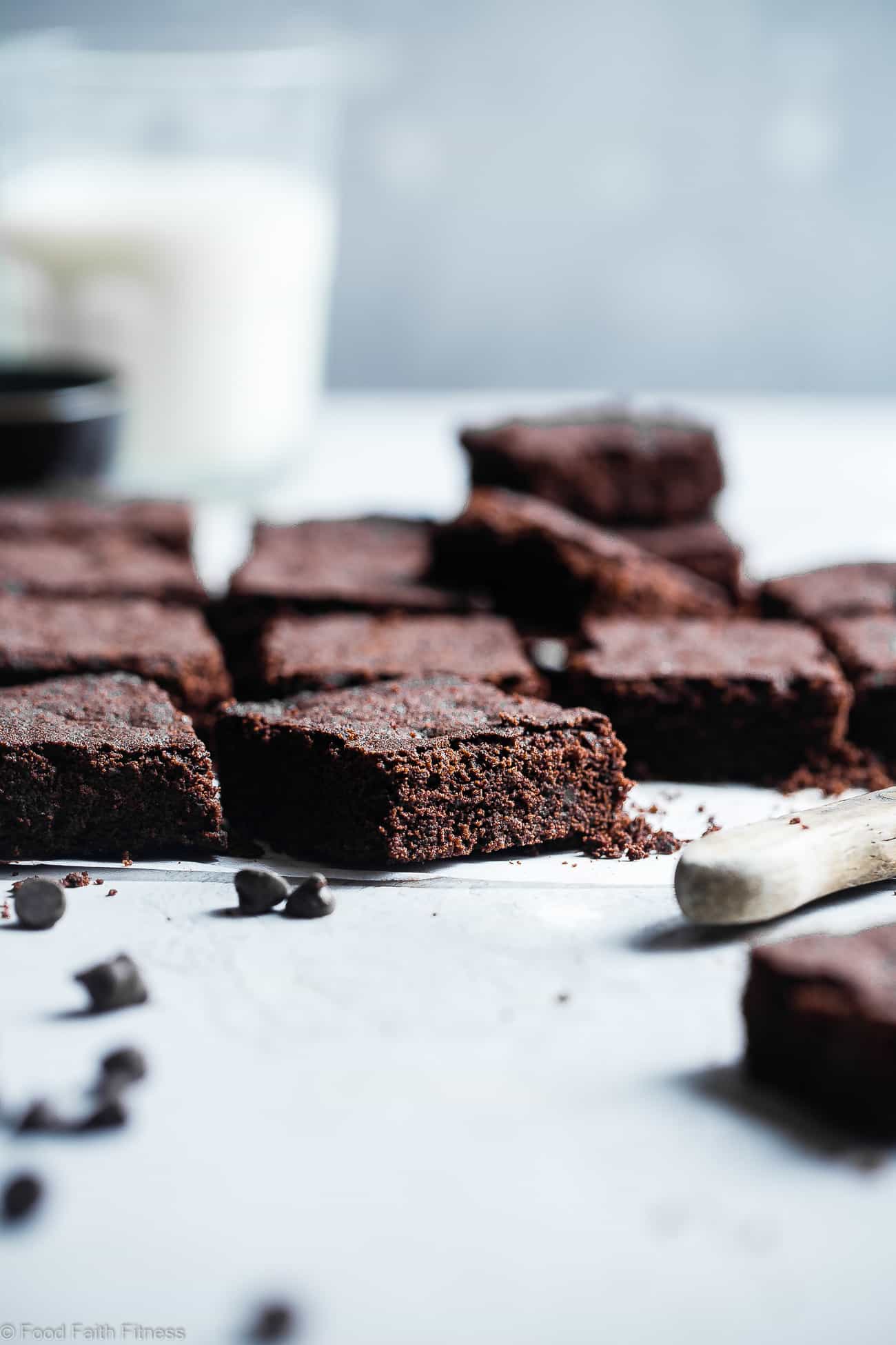 Protein Low Carb Keto Brownies - These low carb brownies are SO dense and chewy you would never believe they are only 107 calories and sugar/grain/dairy/gluten free and paleo friendly! The perfect healthy treat! | Foodfaithfitness.com | @FoodFaithFit
