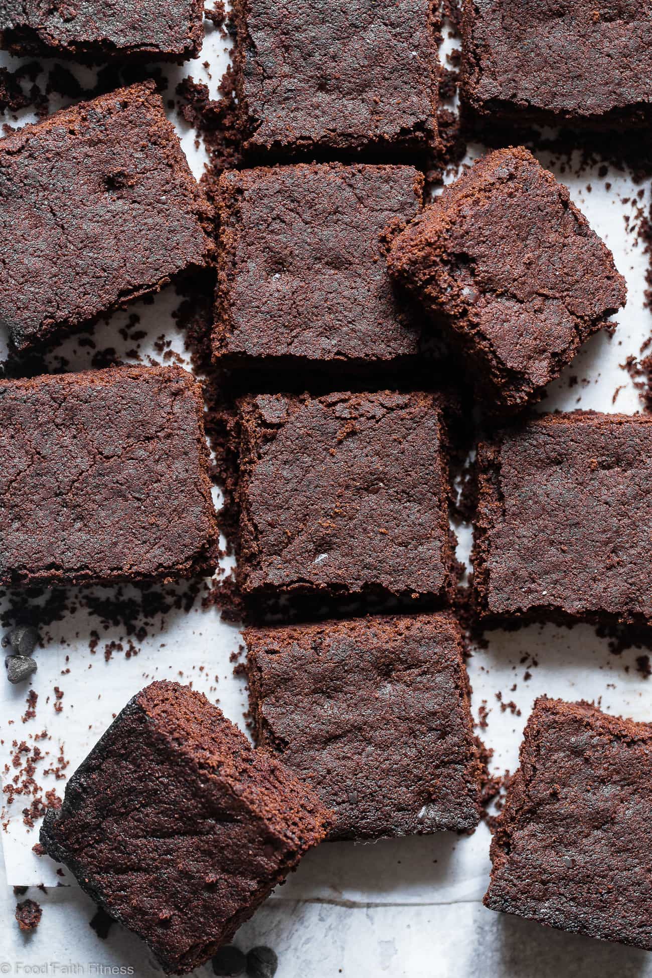 Low Carb Keto Protein Paleo Brownies - SO dense and chewy you would never believe they are only 107 calories and sugar/grain/dairy/gluten free and paleo friendly! The perfect healthy treat! | Foodfaithfitness.com | @FoodFaithFit