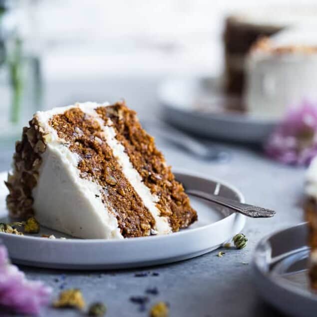 The BEST Gluten Free Vegan Carrot Cake - This one bowl, healthy carrot cake is SO moist and tender, you'll never know it's plant based, made without eggs and is gluten/grain/dairy/refined sugar free! Perfect for Easter! | #Foodfaitfitness | #Vegan #Easter #Glutenfree #DairyFree #Carrotcake