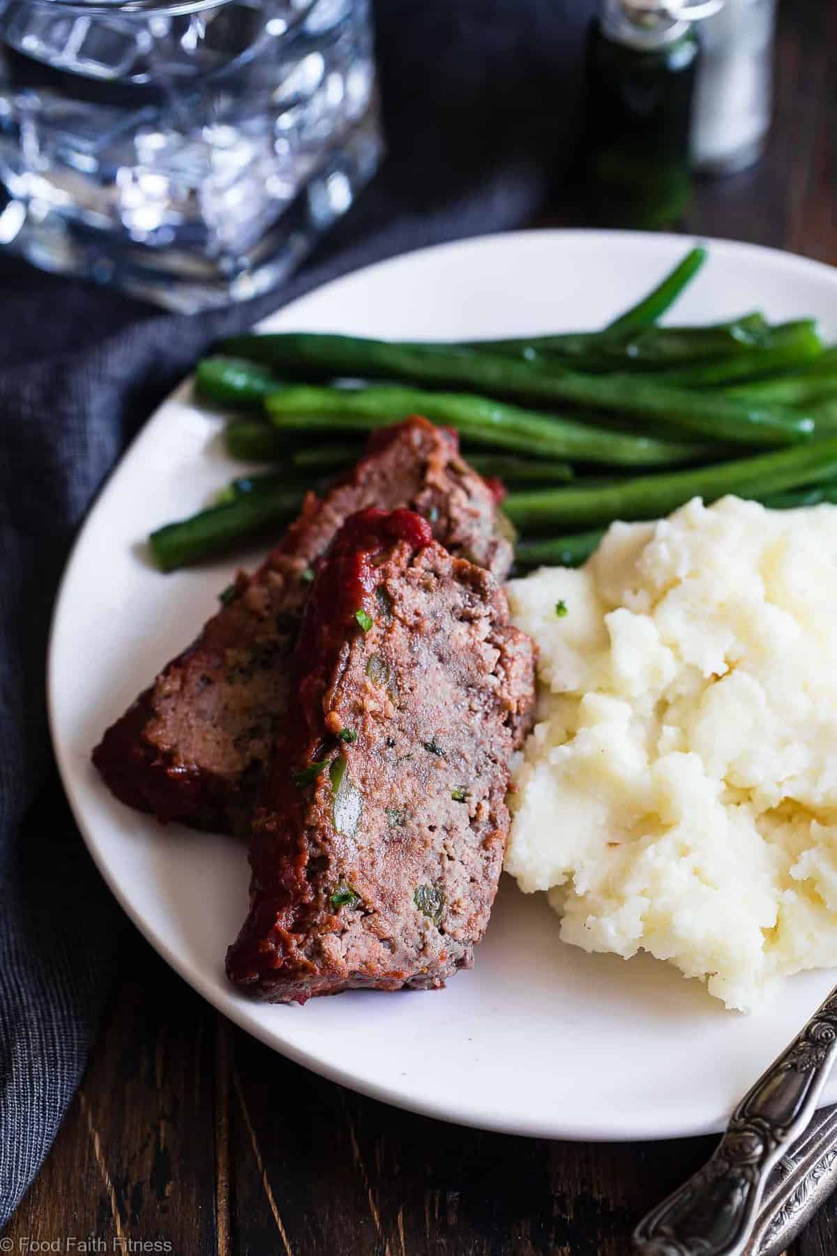Easy Low Carb Paleo Meatloaf - This healthy Paleo Meatloaf is a family-friendly weeknight dinner that's gluten/grain/dairy/sugar free and whole30 compliant! Only 210 calories and picky eater approved! | #Foodfaithfitness | #Paleo #Whole30 #Keto #Glutenfree #LowCarb