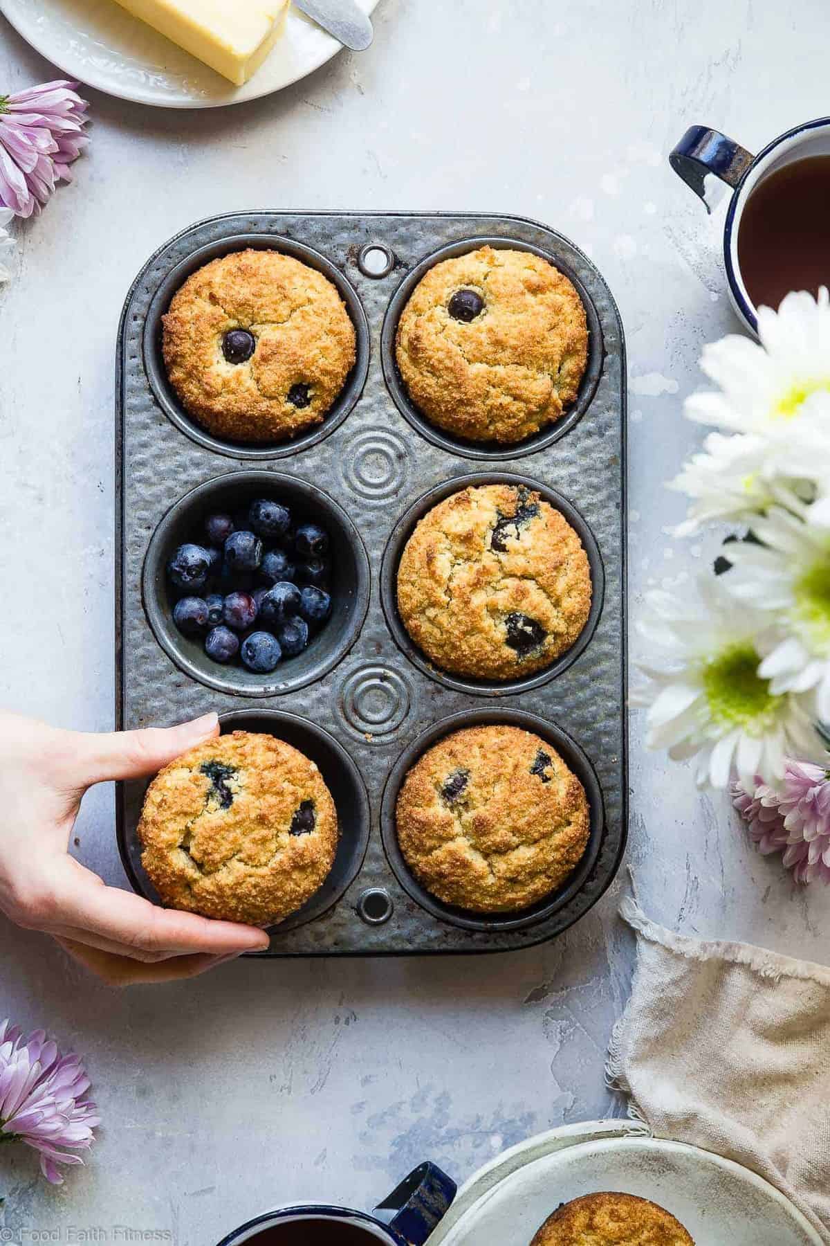 The BEST Low Carb Sugar Free Keto Blueberry Muffins - SO moist and tender, you'll never believe they are gluten/grain/dairy/sugar free and keto friendly! Perfect for breakfast or snacks for kids OR adults! | #Foodfaithfitness | #Lowcarb #Healthy #Glutenfree #Keto #Sugarfree