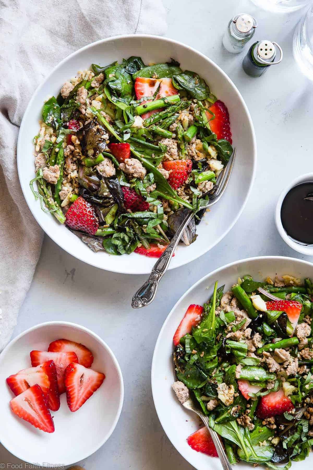 Paleo Strawberry Balsamic Cauliflower Turkey Skillet - These easy, weeknight dinner is loaded with sweet and tangy summer flavors! It's a unique, protein packed dinner that is gluten, grain and dairy free and only 300 calories! | #Foodfaithfitness.com | #Paleo #Glutenfree #Healthy #Dairyfree #Grainfree