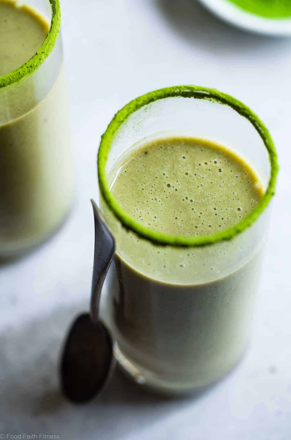 Vegan Banana Matcha Smoothie - This 3 ingredient banana smoothie is a simple, healthy breakfast or snack that will give you energy and keep you full until lunch! It's gluten free, vegan, paleo and whole30 friendly too! | #Foodfaithfitness | #Vegan #Healthy #Paleo #Whole30 #Glutenfree