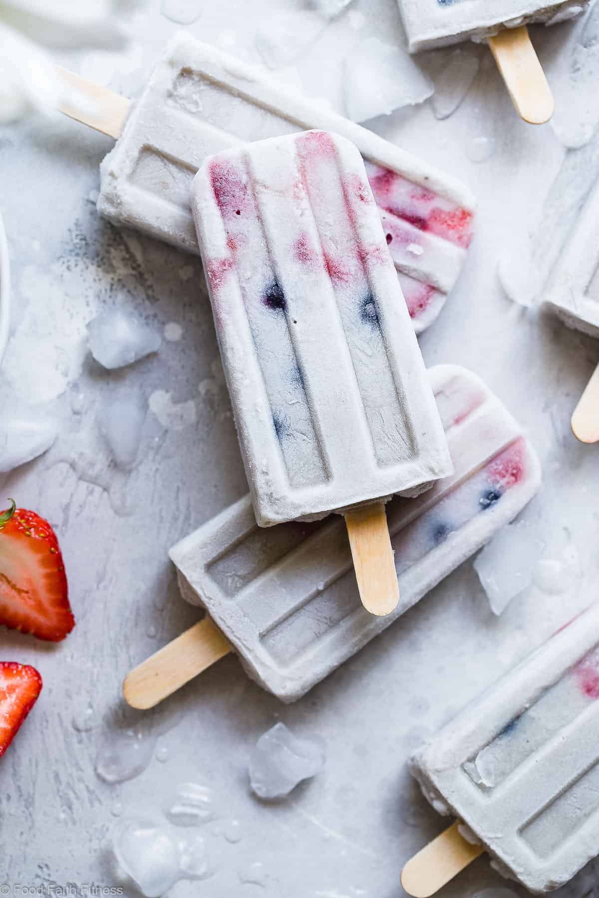 Red, White and Blueberry Paleo Banana Pudding Pops - These easy, healthy homemade pudding pops are perfect for the Fourth of July or anytime in the Summer! SO easy and gluten free and paleo/vegan friendly! Kids and adults will LOVE these! | #Foodfaithfitness | #Glutenfree #Healthy #Paleo #Vegan #July4th