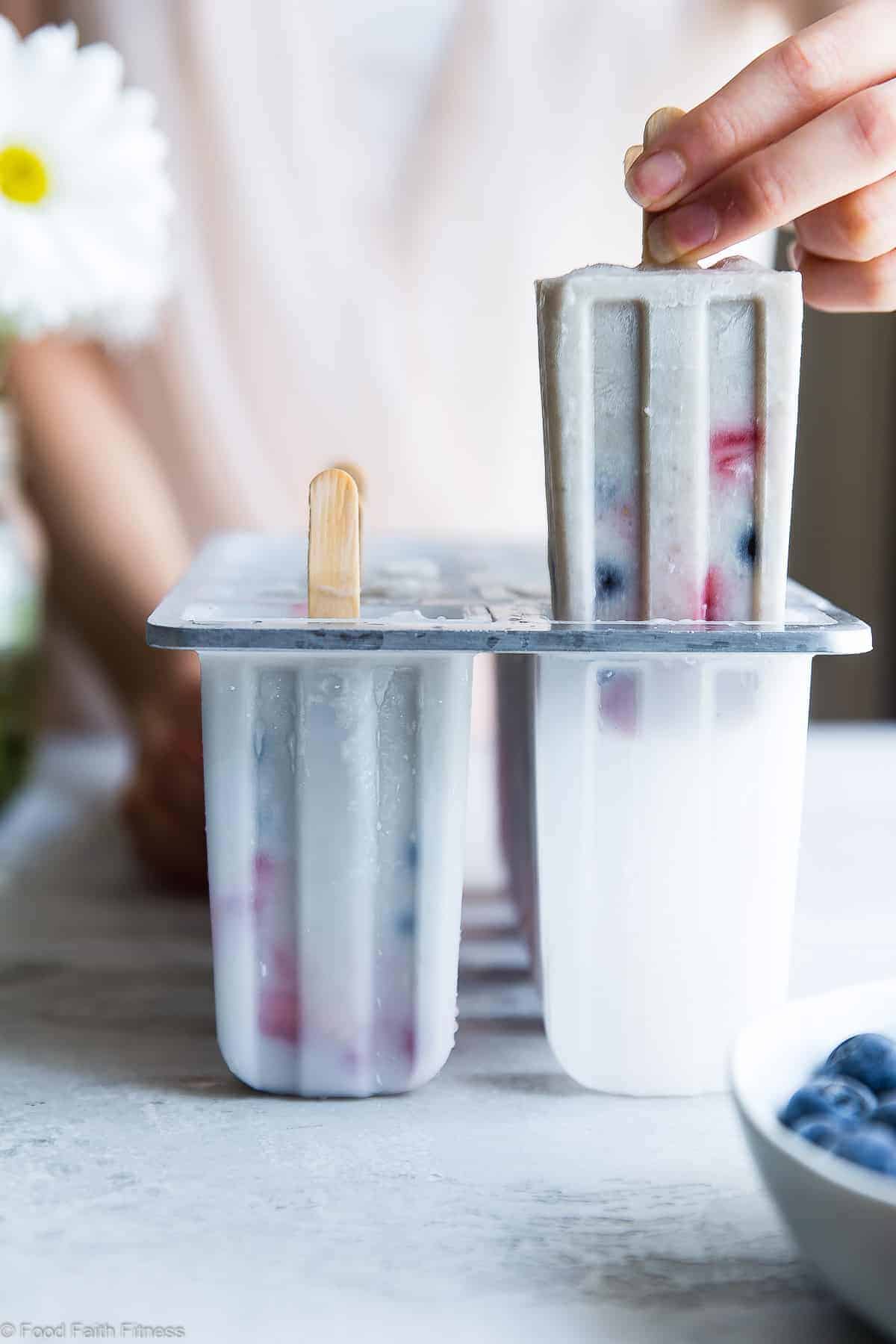 Dairy Free Paleo Banana Pudding Pops - These easy, healthy homemade pudding pops are perfect for the Fourth of July or anytime in the Summer! SO easy and gluten free and paleo/vegan friendly! Kids and adults will LOVE these! | #Foodfaithfitness | #Glutenfree #Healthy #Paleo #Vegan #July4th
