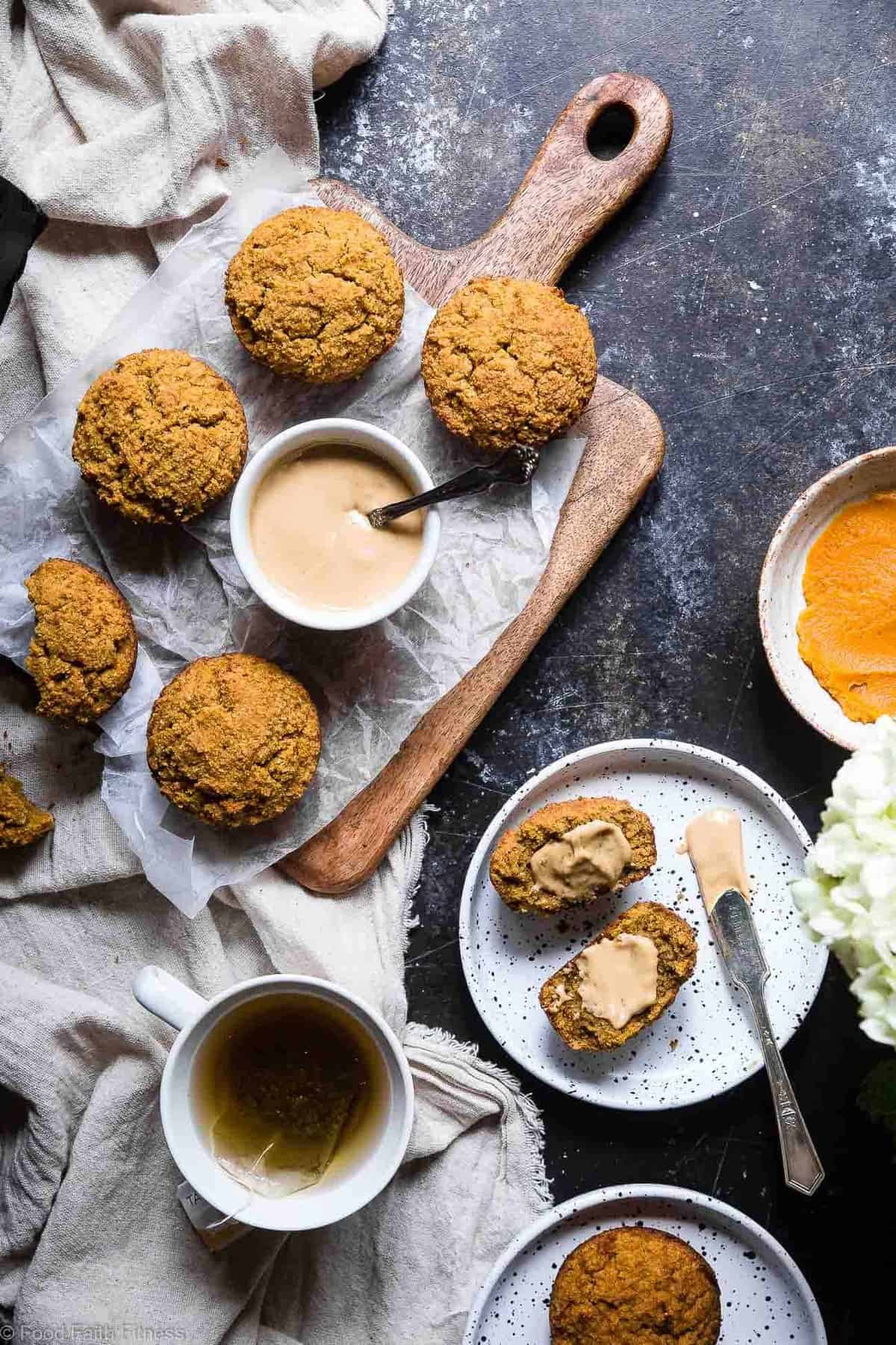 Paleo pumpkin muffin - These quick and easy, healthy almond flour pumpkin muffins are SO spicy-sweet and FLUFFY! A yummy, fall breakfast or snack that kids or adults will LOVE! | #Foodfaithfitness | #Glutenfree #Paleo #Healthy #Pumpkin #Muffins