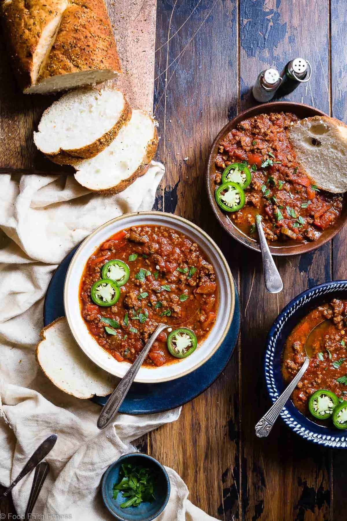 Instant Pot Whole30 Keto Low Carb Chili Recipe - This paleo chili recipe is a meat lovers dream! It's the easiest healthy weeknight dinner that the whole family will love and it freezes great for leftovers or meal prep! | #Foodfaithfitness | #Keto #Lowcarb #Paleo #Whole3o #InstantPot