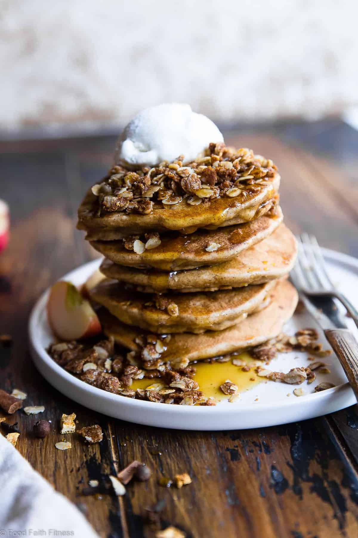 Apple Crisp Greek Yogurt Oatmeal Protein Pancakes - These Healthy Protein Pancakes with oats and Greek Yogurt taste like having apple crisp for breakfast! Gluten free, made from simple, wholesome ingredients and SO thick and fluffy! | #Foodfaithfitness | #Glutenfree #Dairyfree #Greekyogurt #Healthy #Pancakes