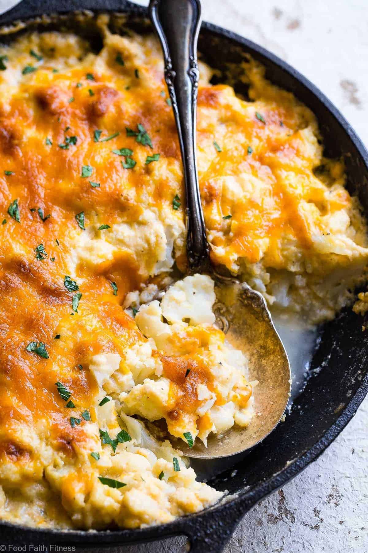 Keto Baked Cauliflower Au Gratin - This easy, healthy and keto friendly Low Carb Baked Cauliflower Au Gratin is a gluten free, delicious side dish that even the pickiest of eaters will love! Only 6 ingredients and SO cheesy! | #Foodfaithfitness | #Keto #lowcarb #Glutenfree #Healthy #Grainfree