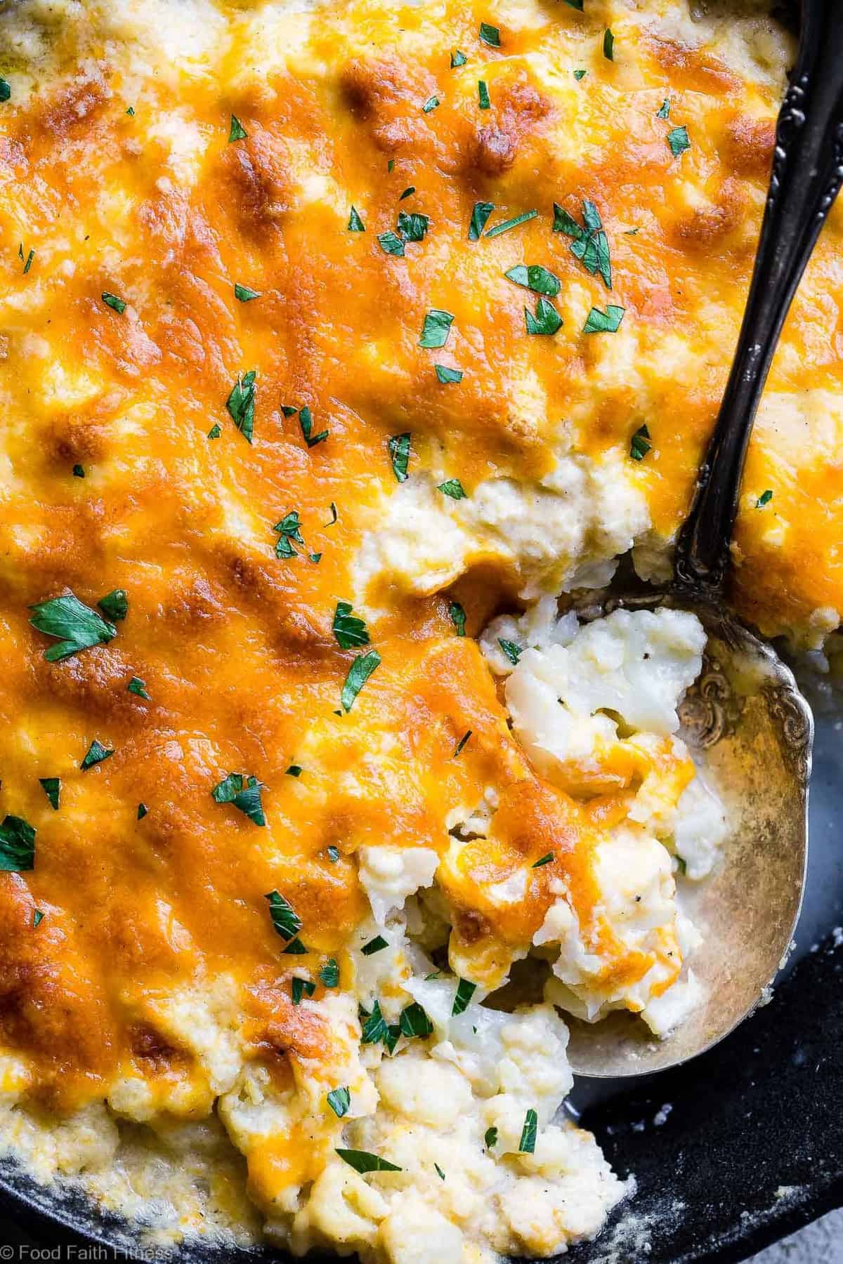 Keto Baked Cauliflower Au Gratin - This easy, healthy and keto friendly Low Carb Baked Cauliflower Gratin recipe is a gluten free, delicious side dish that even the pickiest of eaters will love! Only 6 ingredients and SO cheesy! | #Foodfaithfitness | #Keto #lowcarb #Glutenfree #Healthy #Grainfree