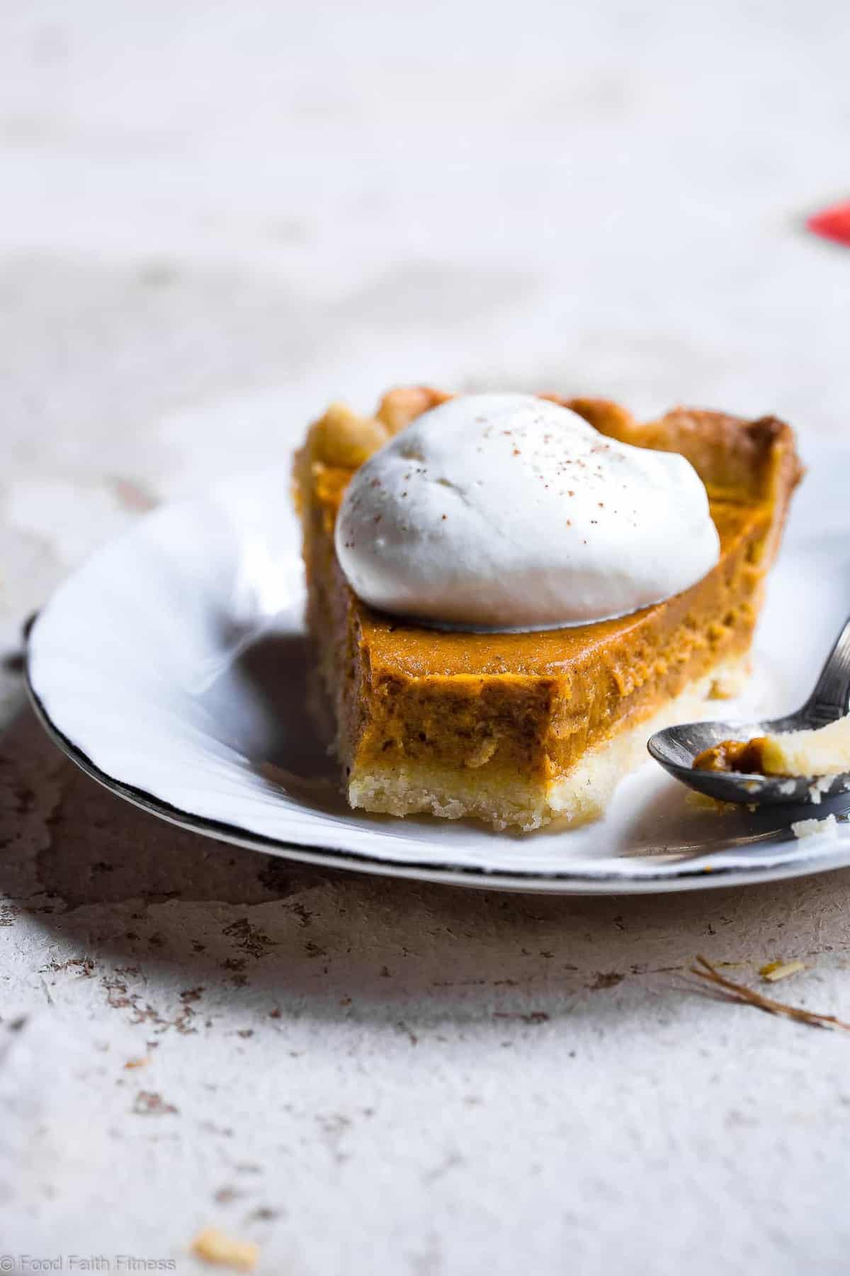The BEST Low Carb Sugar Free Pumpkin Pie - This paleo friendly, sugar free and low carb pumpkin pie recipe is SO delicious, you will never know it's dairy and gluten free and only 200 calories a slice! Everyone will want this recipe! | #Foodfaithfitness | #Glutenfree #Sugarfree #Paleo #Lowcarb #Healthy