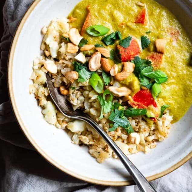 Whole30 Instant Pot Tahini Cashew Curry - This Instant Pot Curry is a quick and easy dinner with Middle Eastern flavor! Paleo and vegan friendly, whole30 compliant and only 200 calories! | #Foodfaithfitness | #Vegan #Whole30 #Paleo #Lowcarb #Glutenfree