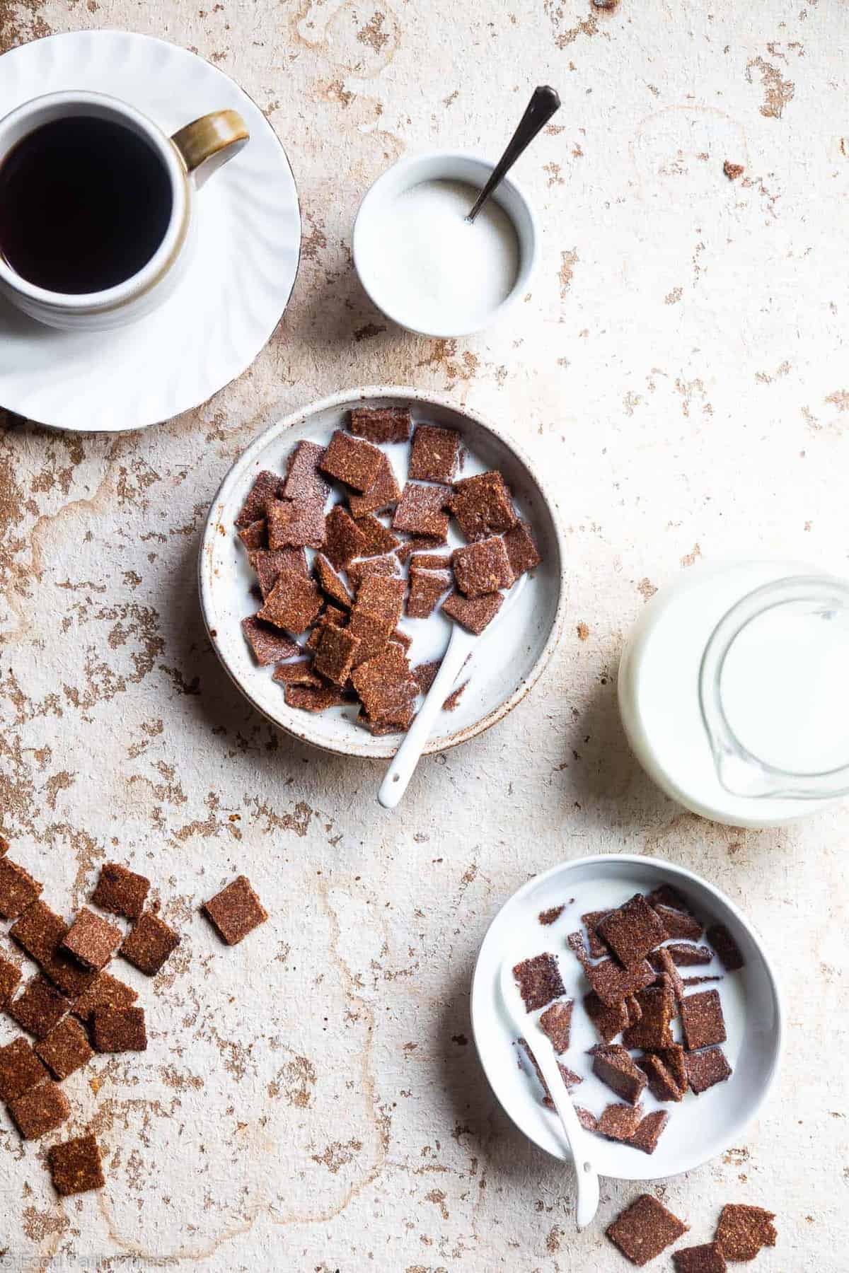 Cinnamon Homemade Keto Low Carb Cereal - This easy, paleo friendly Homemade sugar free Cereal tastes like cinnamon toast crunch but its gluten/grain/dairy/sugar free and healthy! Only 6 ingredients too! | #Foodfaithfitness | 
