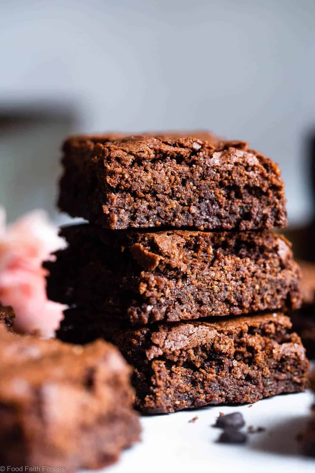 Easy Gluten Free Dairy Free Brownies - These grain free, healthy brownies come together in less than an hour and are SO dense, chewy and FUDGY! Paleo friendly, gluten and dairy free and SO delicious! | #Foodfaithfitness | #Glutenfree #Dairyfree #Paleo #Healthy #Brownies
