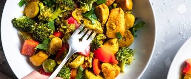 Keto Instant Pot Turmeric Chicken and Vegetables -  a 300 calorie, easy, quick and healthy meal with bold flavor and anti-inflammatory properties! It's paleo friendly, whole30 and low carb too! | #Foodfaithfitness | #Paleo #Whole30 #Lowcarb #Glutenfree #Instant Pot