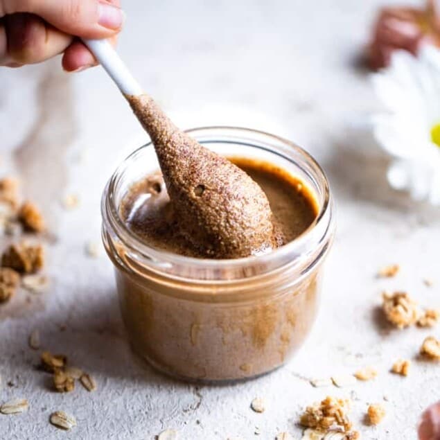 Oatmeal Cookie Granola Butter - It tastes like nut butter, granola and cookies had a baby! Gluten free, vegan and great on toast or just on a spoon! You'll never believe it's healthy! | #Foodfaithfitness | #Glutenfree  #Healthy #Vegan #Eggfree #Dairyfree