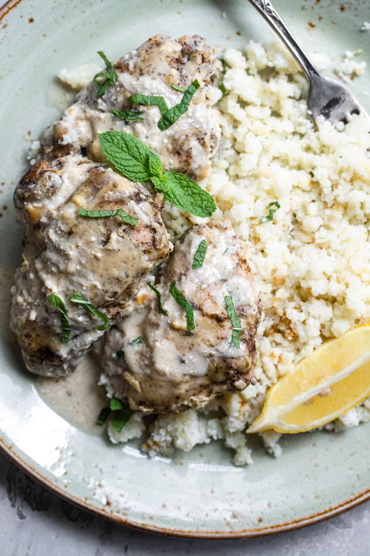 low carb chicken thighs with caulilfower rice