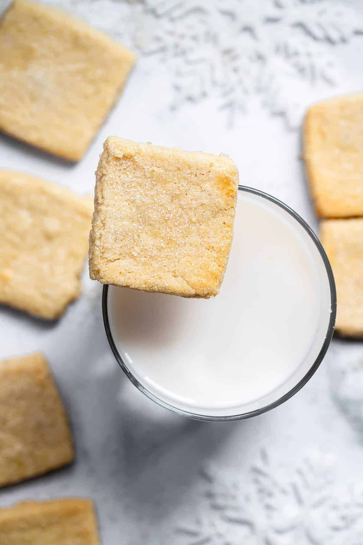 almond cookies with almond flour with a glass of mil