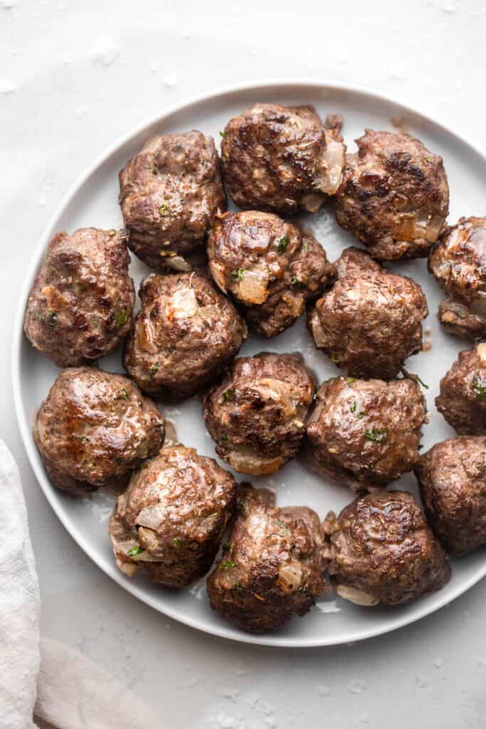 Whole30 Meatballs aligned on a plate