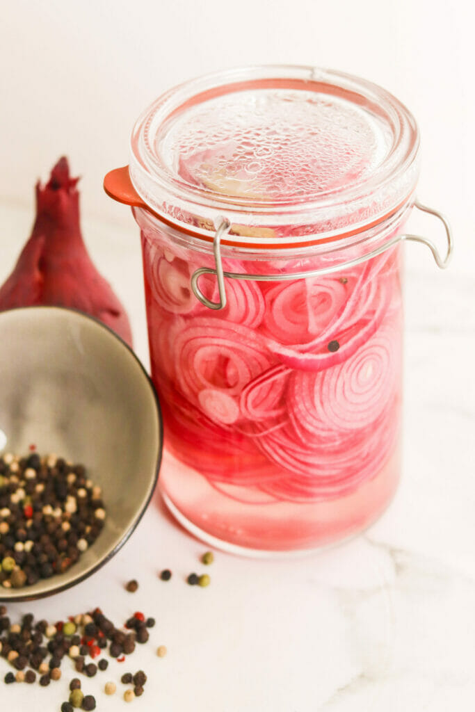 How to Make Pickled Red Onions featured