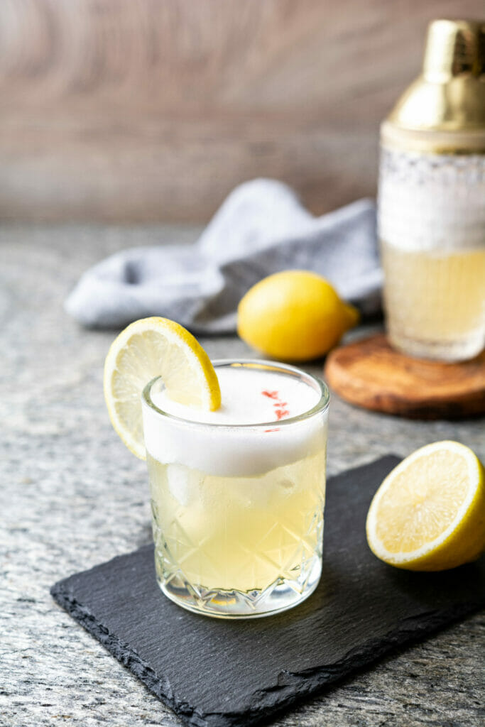 Classic Whiskey Sour Cocktail Recipe featured