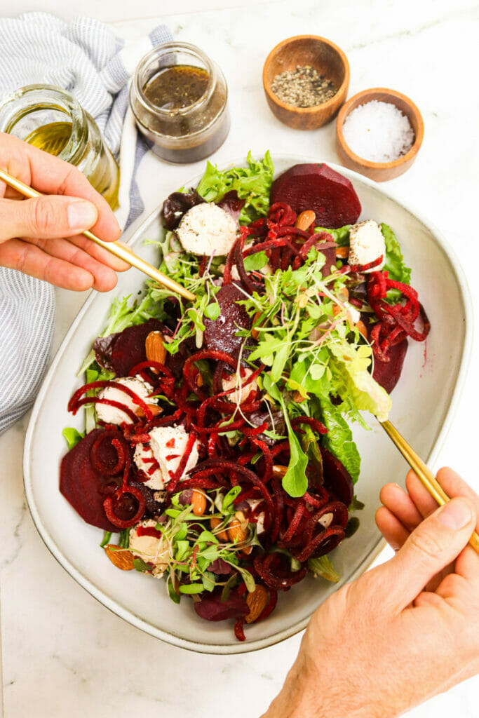 Delicious (and Healthy!) Beet Salad Recipe featured